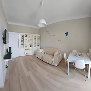 https://la-nostra-casa-in-corte.italymilanhotels.net